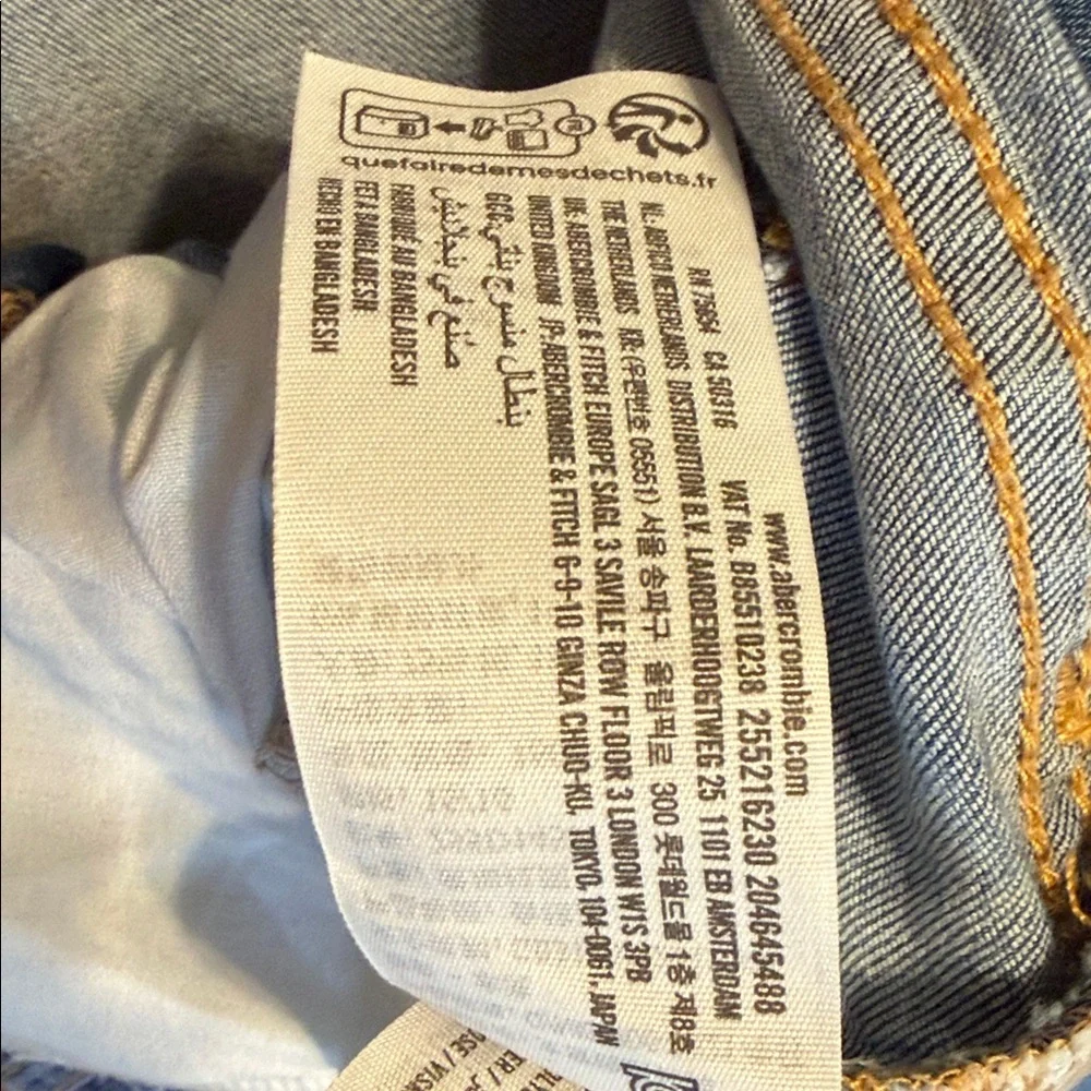Abercrombie Kids Size 15/16 Medium Blue Floral Embroidered Jeans - Picture 6 of 6